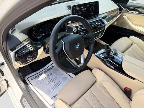 Used 2023 BMW 530i w/ Convenience Package RWD image 25