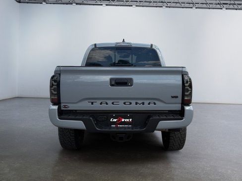 Used 2020 Toyota Tacoma TRD Sport w/ Blackout Package AWD/4WD image 15