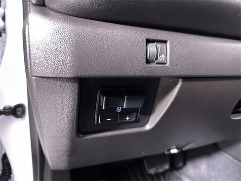 Used 2024 Chevrolet Colorado LT w/ LT Convenience Package II image 18