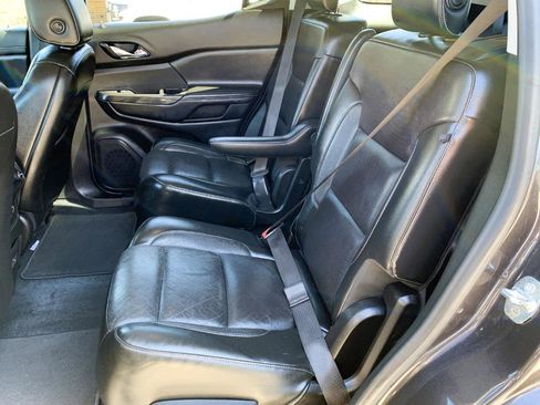 Used 2019 GMC Acadia SLT AWD/4WD image 41