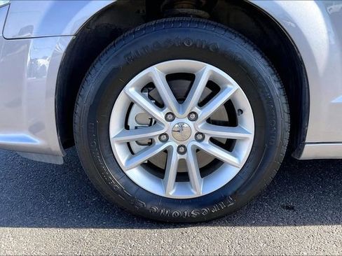 Used 2016 Dodge Grand Caravan SXT w/ Rear Park Assist Package image 8