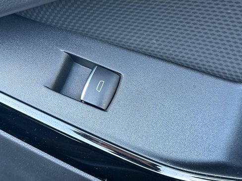 Used 2026 Chevrolet Equinox RS w/ LPO, Floor Liner Package FWD image 20