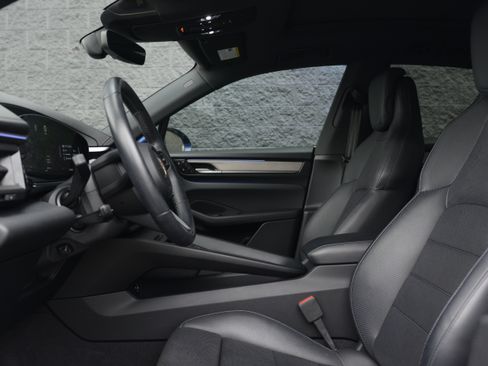 Used 2024 Porsche Macan 4 Electric AWD/4WD image 15