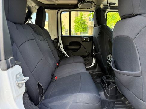 Used 2018 Jeep Wrangler Unlimited Sport S AWD/4WD image 38