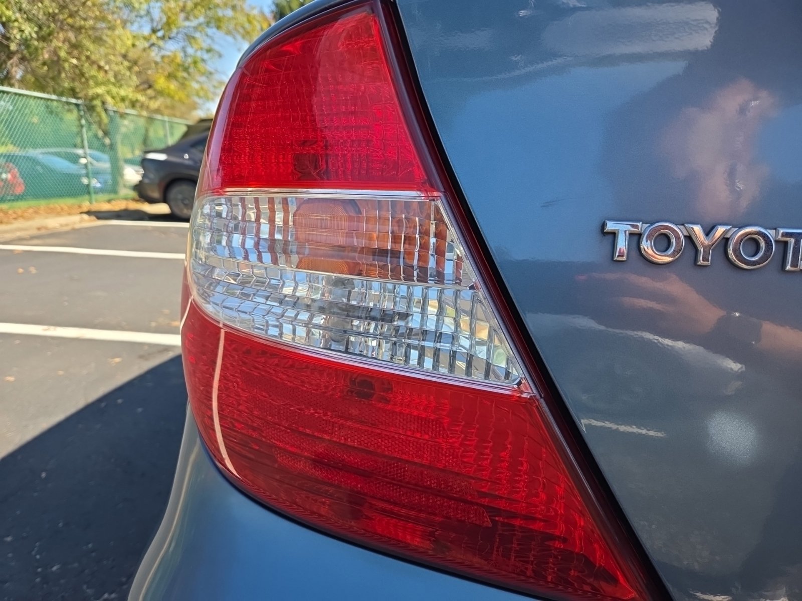 Used 2003 Toyota Camry XLE w/ XLE Premium Plus Pkg FWD image 6