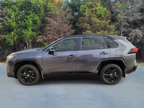 Used 2021 Toyota RAV4 XSE AWD/4WD image 22