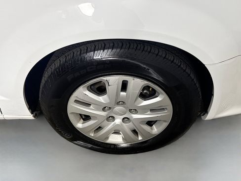 Used 2019 Dodge Grand Caravan SE image 28