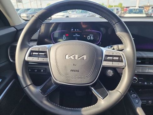 Used 2024 Kia Telluride EX w/ EX Captain's Chair Package FWD image 14