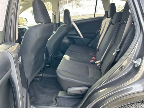 Used 2018 Toyota RAV4 LE image 25