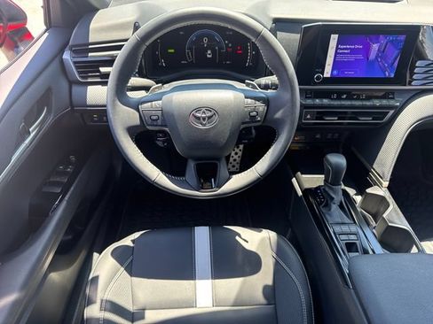Used 2025 Toyota Camry SE FWD image 15