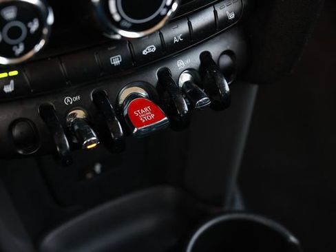 Used 2019 MINI Cooper 2-Door Hardtop image 32