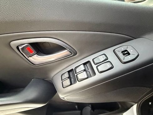 Used 2014 Hyundai Tucson SE FWD image 27