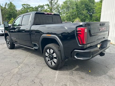 Used 2025 GMC Sierra 2500 Denali w/ Denali Reserve Package AWD/4WD image 8