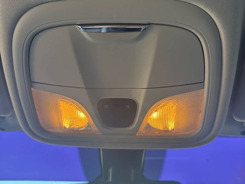 Used 2016 Chrysler 200 Limited image 21