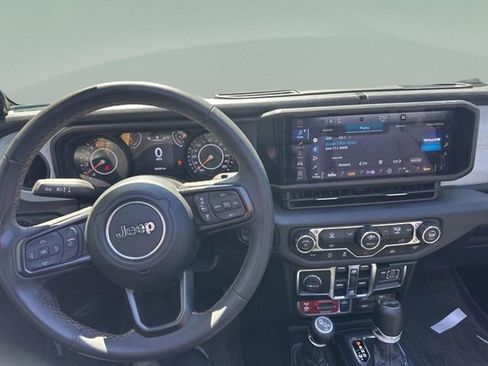 Used 2024 Jeep Wrangler Unlimited Sport AWD/4WD image 15