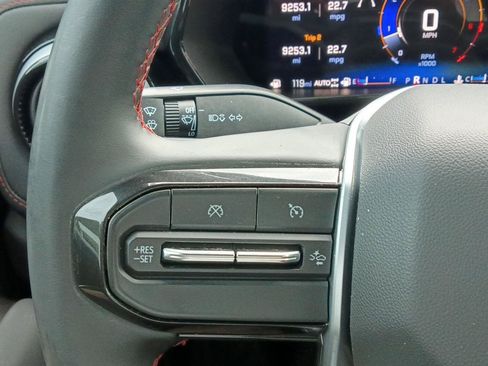 Used 2024 Chevrolet Colorado Z71 w/ Z71 Convenience Package 2 AWD/4WD image 6