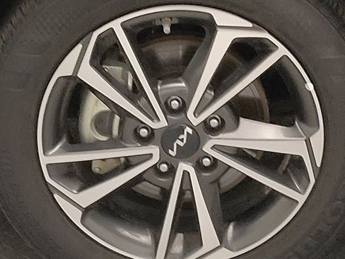 Used 2024 Kia Forte LXS w/ LXS Technology Package image 31