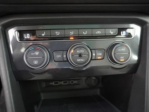 Used 2020 Volkswagen Tiguan SE w/ Panoramic Sunroof Package FWD image 29