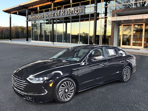 Used 2023 Hyundai Sonata Limited w/ Cargo Package image 1