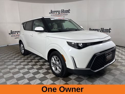 Used 2025 Kia Soul LX FWD image 4