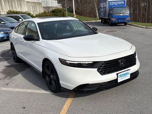 Used 2023 Honda Accord Sport image 2