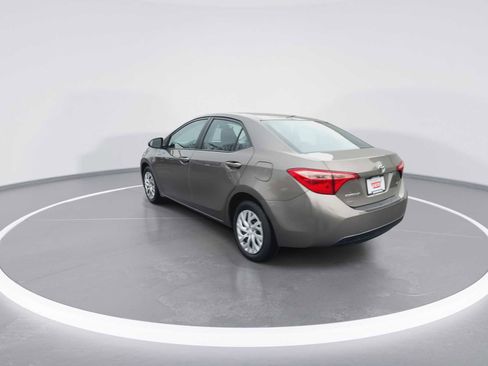 Used 2017 Toyota Corolla LE image 6