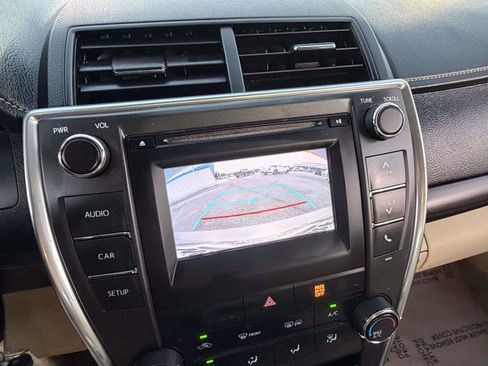 Used 2017 Toyota Camry LE FWD image 9