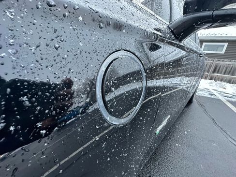 Used 2017 Ford Fusion Energi SE image 10