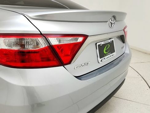 Used 2015 Toyota Camry XSE FWD image 26