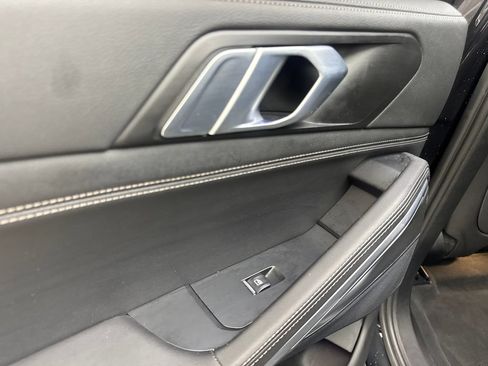 Used 2023 BMW X6 xDrive40i w/ M Sport Package AWD/4WD image 39