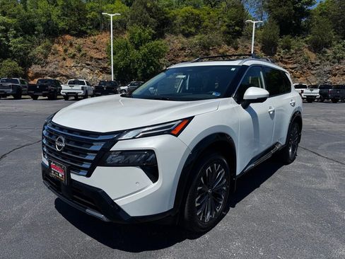 New 2026 Nissan Rogue Platinum AWD/4WD image 3