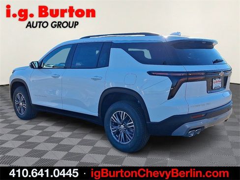 New 2026 Chevrolet Traverse LT image 3