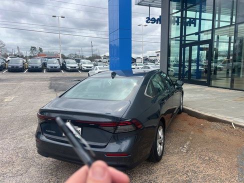 Used 2023 Honda Accord LX image 10