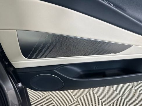 Used 2023 Genesis G80 image 29