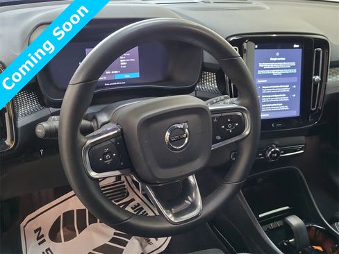 Used 2022 Volvo XC40 P8 Recharge Ultimate image 10