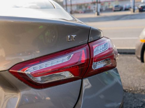 Used 2020 Chevrolet Malibu LT image 17