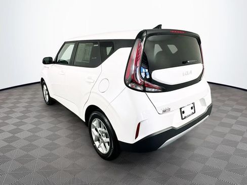Used 2025 Kia Soul LX w/ LX Technology Package FWD image 10