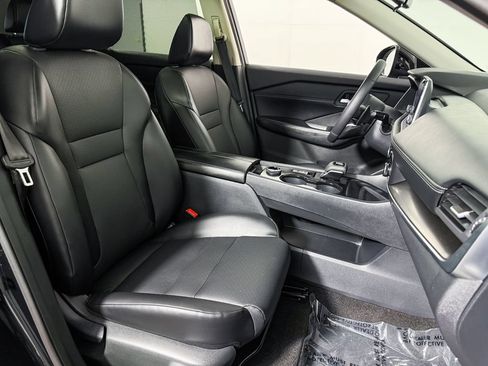 Certified 2024 Nissan Rogue SV w/ SV Premium Package AWD/4WD image 16