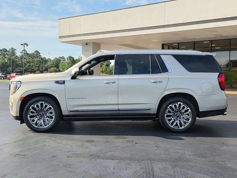 Used 2023 GMC Yukon Denali Ultimate AWD/4WD image 2