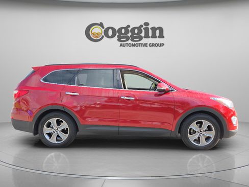 Used 2014 Hyundai Santa Fe GLS image 12
