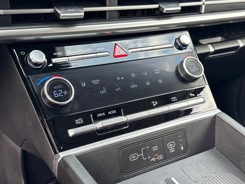 Certified 2025 Hyundai Santa Fe SEL image 22