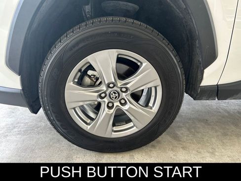 Used 2025 Toyota RAV4 XLE FWD image 14