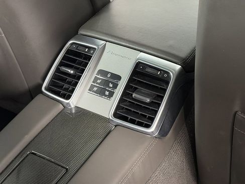 Used 2015 Porsche Panamera 4S image 28
