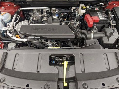 Used 2025 Nissan Rogue S image 15