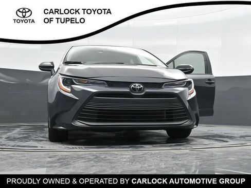 Used 2025 Toyota Corolla LE FWD image 41