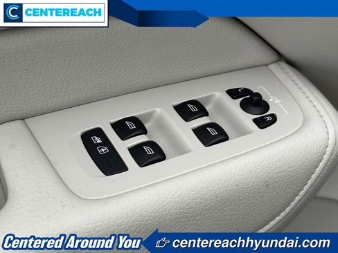 Used 2021 Volvo XC60 T5 Momentum AWD/4WD image 15