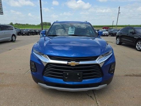 Used 2019 Chevrolet Blazer LT w/ Sound & Technology Package AWD/4WD image 2