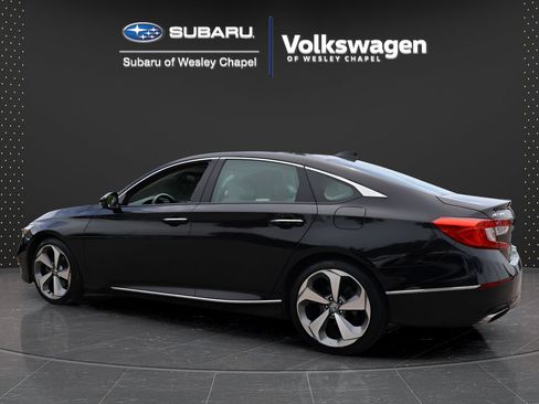 Used 2018 Honda Accord Touring image 5