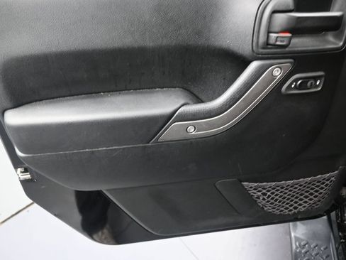 Used 2018 Jeep Wrangler Unlimited Sport S AWD/4WD image 11