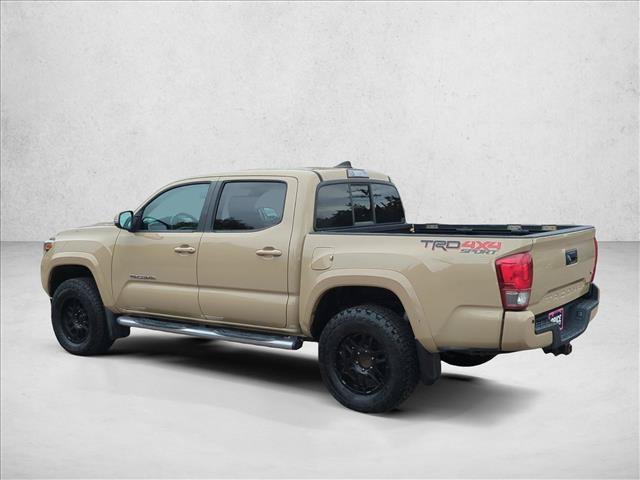 Used 2016 Toyota Tacoma TRD Sport AWD/4WD image 7